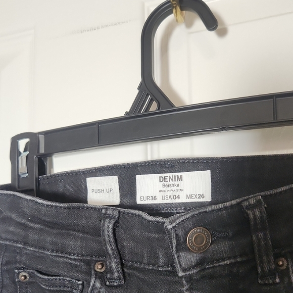 Bershka Skinny Black Jeans Sleek Fit - Picture 3 of 5